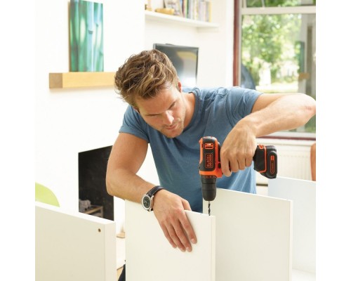 Компактна акумуляторна дрель-шурупокрут BLACK+DECKER BDCDD12B