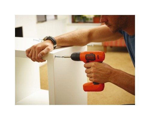 Ультра-компактная аккумуляторная дрель-шуруповерт BLACK+DECKER BDCD8