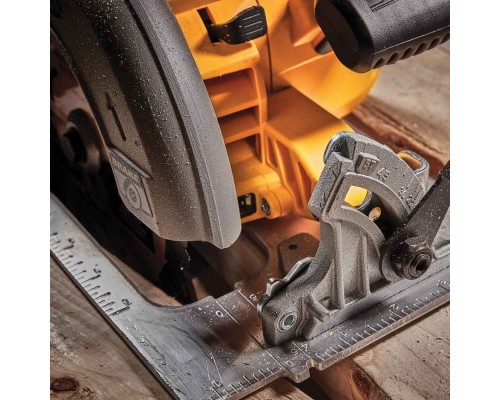 Пила дисковая аккумуляторная бесщеточная DeWALT DCS573NT