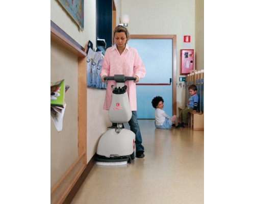 Підлогомийна машина Comac Vispa 35 B