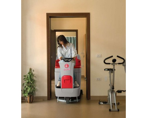 Підлогомиюча машина Comac Innova 60 B