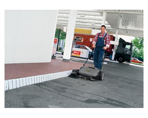 Подметальная машина Karcher KM 70/15 C
