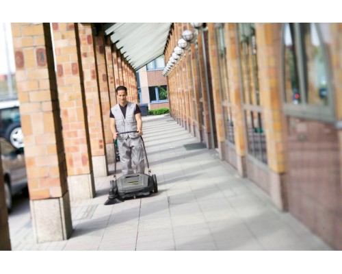 Подметальная машина Karcher KM 70/15 C