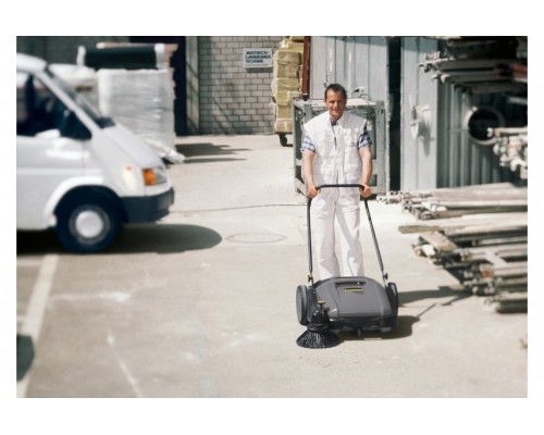 Подметальная машина Karcher KM 70/20 C