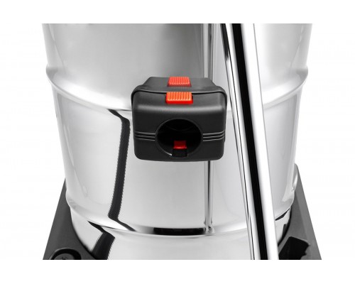 Пылесос для сухой и влажной уборки с розеткой LAVOR WTP 50 XE