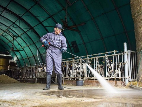 Профессиональные мойки высокого давления: горячая или холодная вода? Что выбрать?