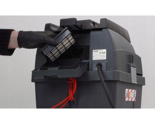 Строительный пылесос с розеткой LAVOR PRO WORKER EM