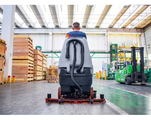 Поломоечная машина с рулевым колесом LAVOR Comfort XS-R1 75 Up (с ЗУ)