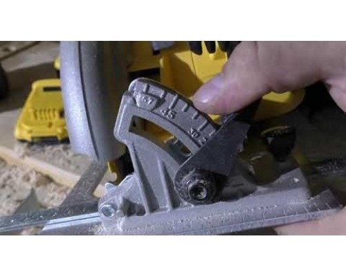 Пила дисковая аккумуляторная DeWALT DCS570NT